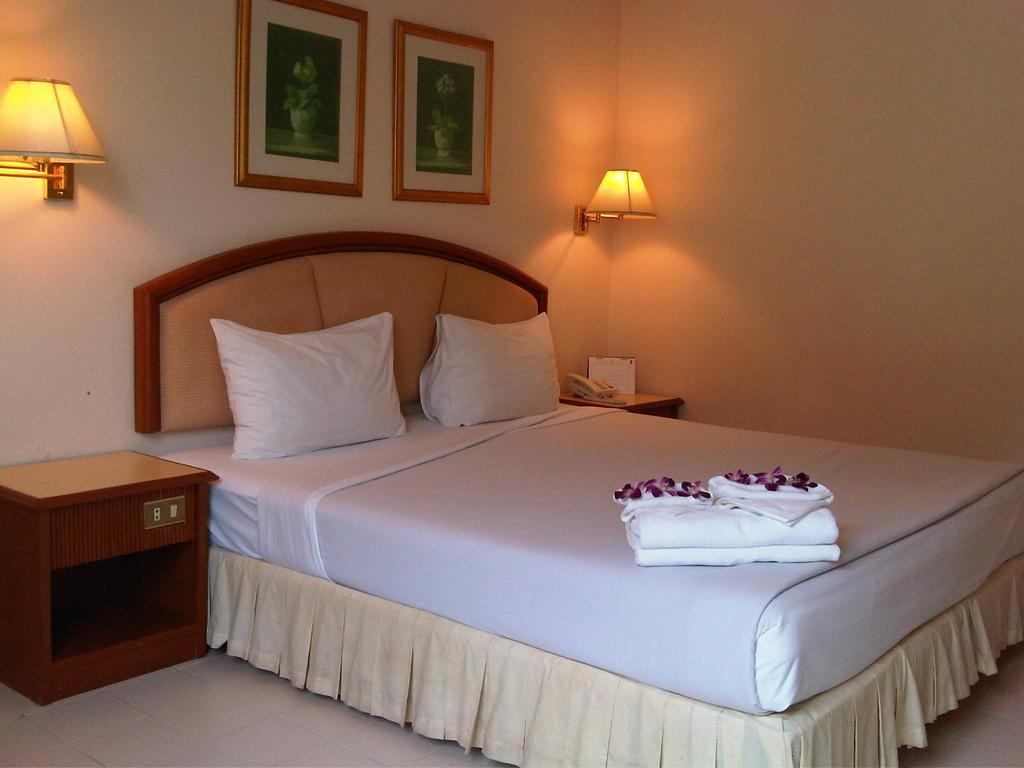 Smile Inn Patong Exterior photo
