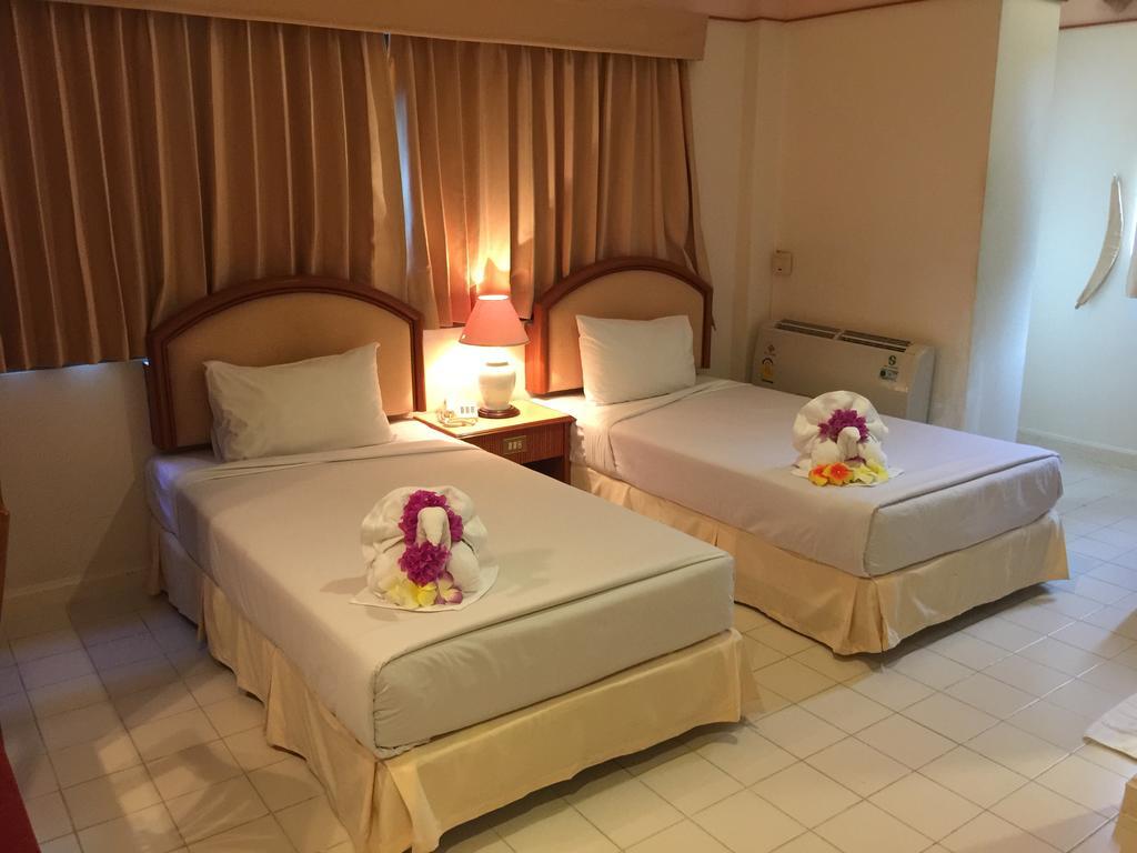 Smile Inn Patong Exterior photo