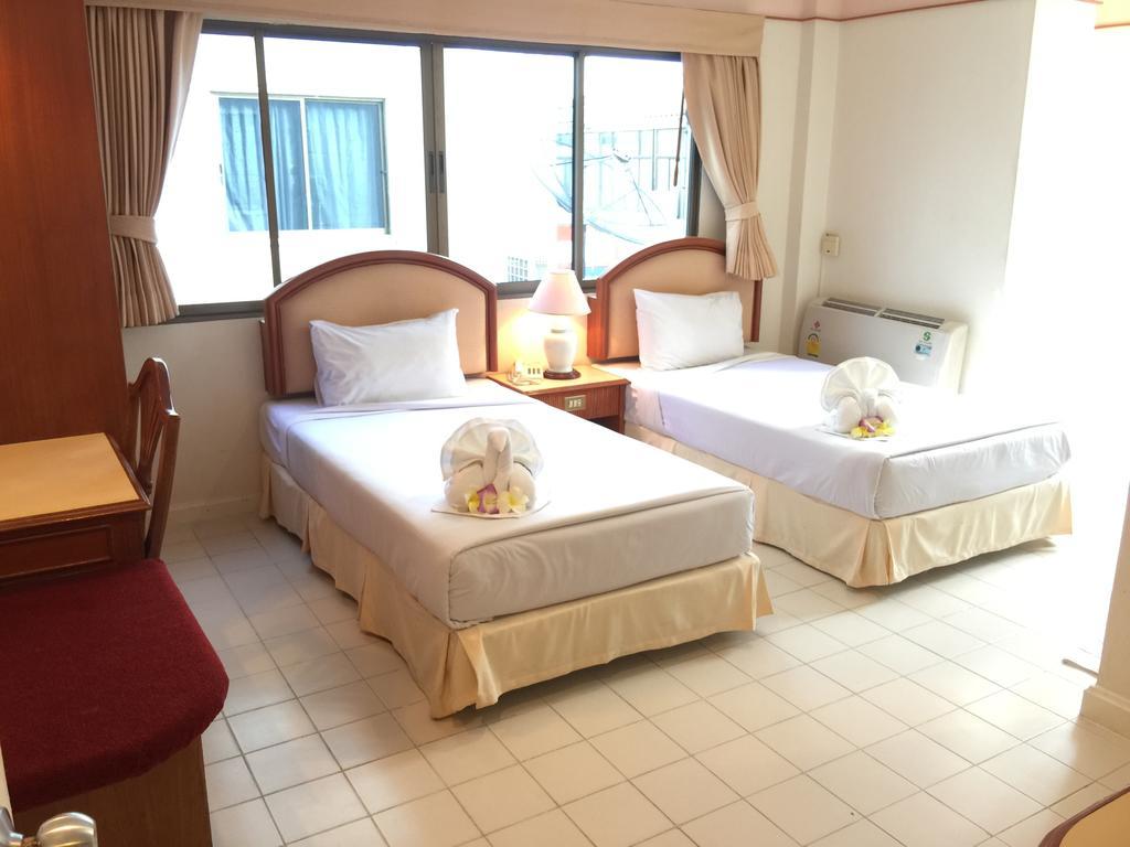 Smile Inn Patong Exterior photo