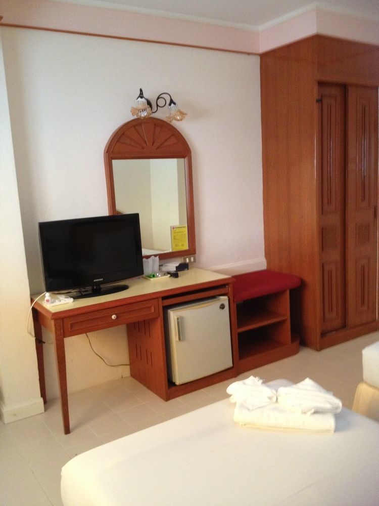 Smile Inn Patong Exterior photo