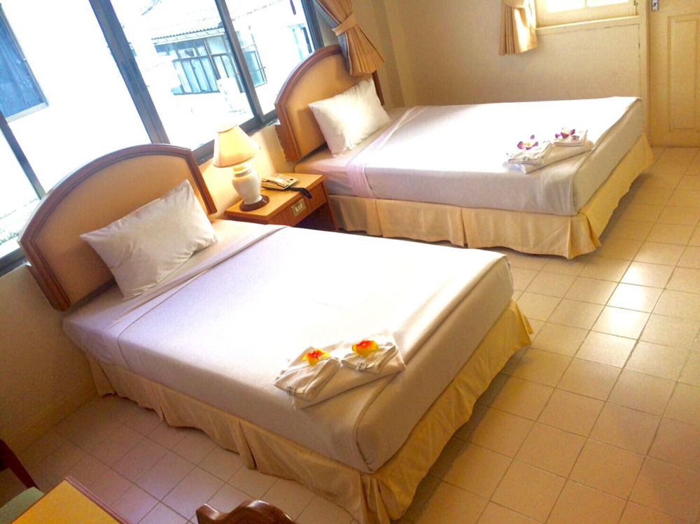 Smile Inn Patong Exterior photo